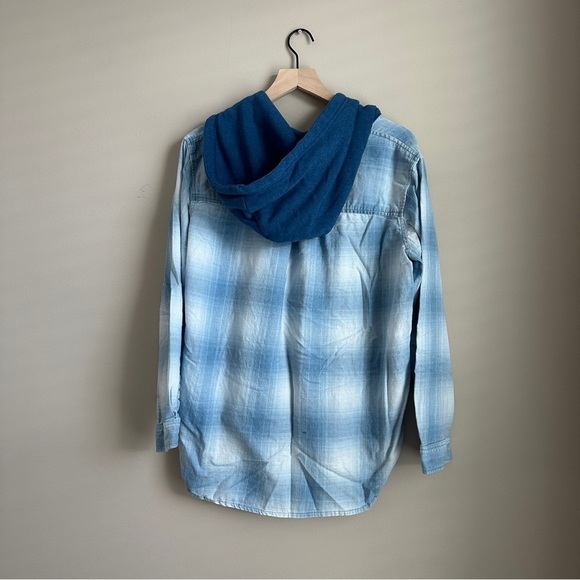 American Eagle Hooded Plaid Button Down Shirt Medium Blue Cabincore - Picture 2 of 10